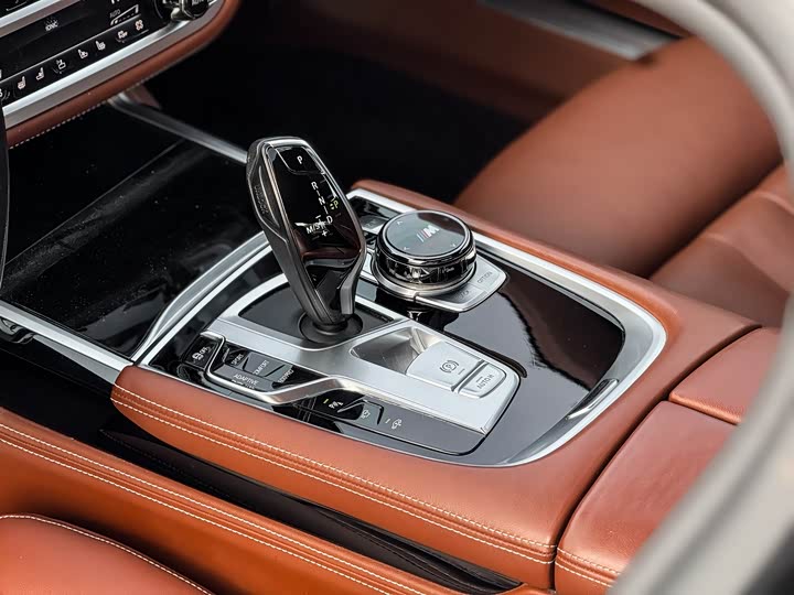 BMW 7-Series 2017 750 Li x Drive — фото 7