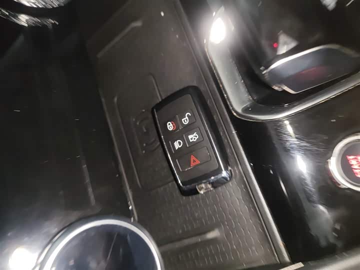 Jaguar XFL 2022 XFL 2.0 T P 200 2 WD — фото 17