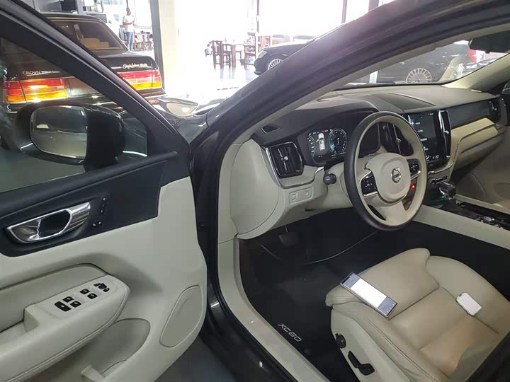 Volvo XC60 2020 T 5 4 WD — фото 16