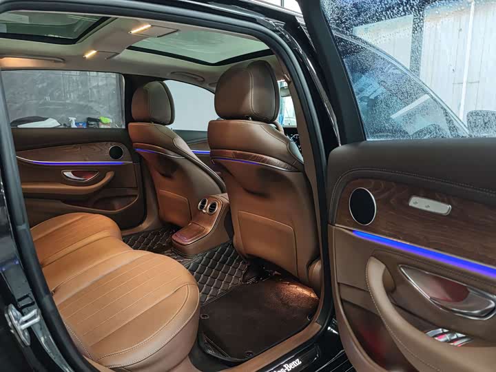 Mercedes-Benz E-Class 2023 E 260 L — фото 14