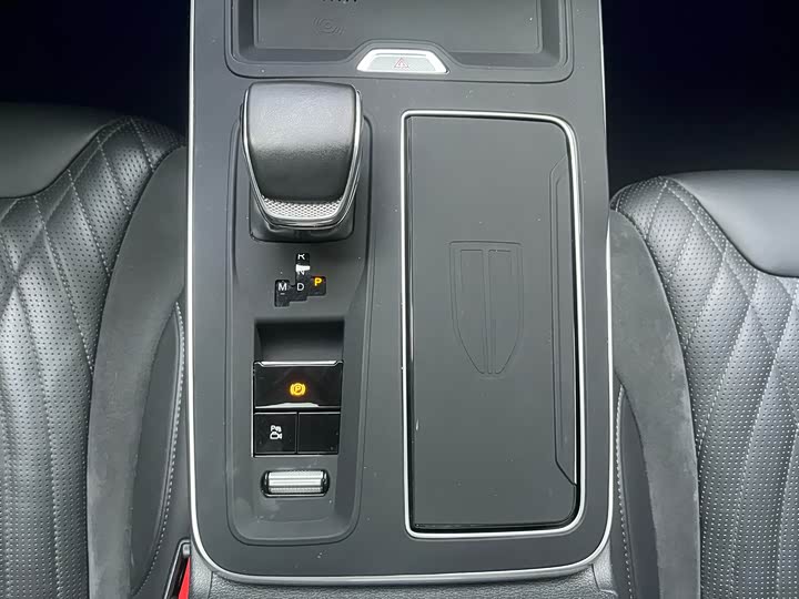 Hongqi HS5 2023 2.0 T Pro — фото 34