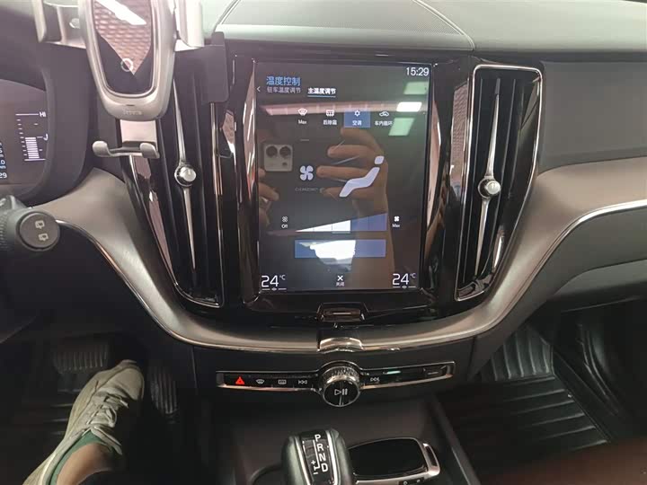 Volvo XC60 2019 T 5 4 WD VI — фото 9