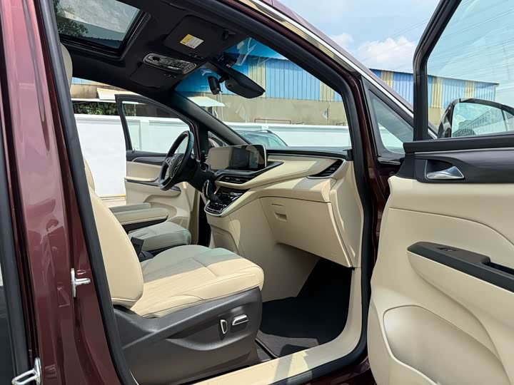 Buick GL8 ES 653T люкс — фото 17