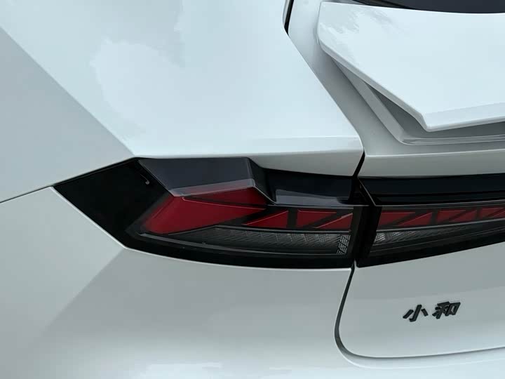Changan UNI-V 2024 1.5 T Sport — фото 19