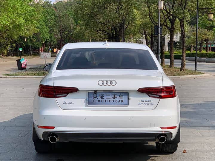 Audi A4L 30 40 TFSI базовая — фото 15