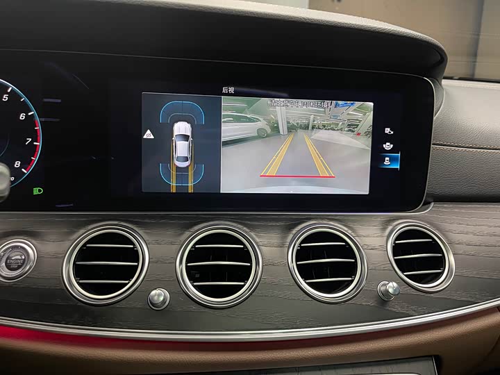 Mercedes-Benz E-Class 2022 E 260 L Sport — фото 23