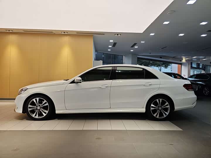 Mercedes-Benz E-Class 2015 E 200 L Sport — фото 6