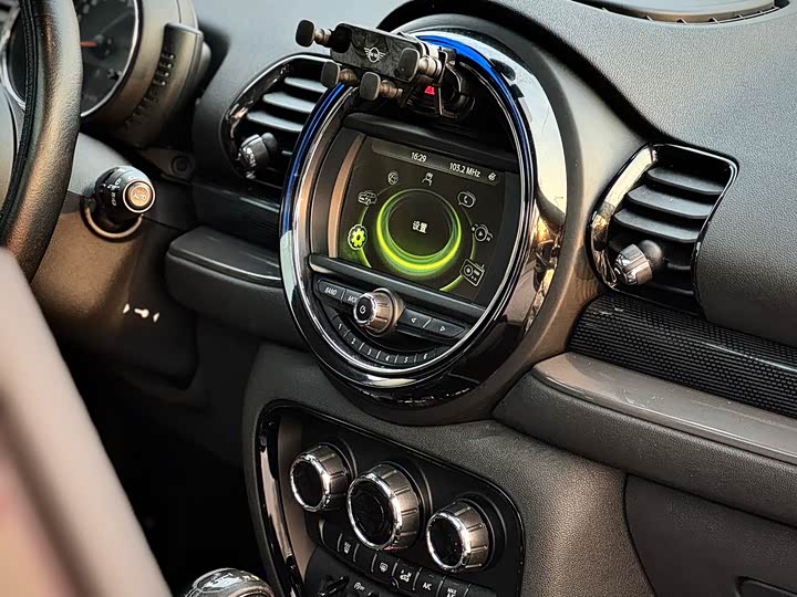 MINI Clubman — фото 8