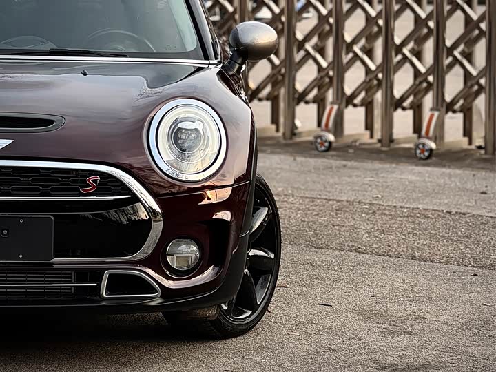 MINI Clubman — фото 3