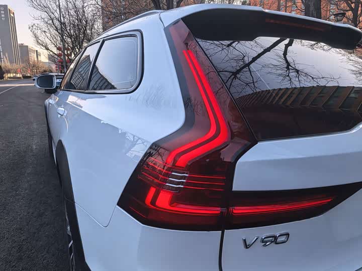 Volvo V90 2023 Cross Country B 5 AWD — фото 8