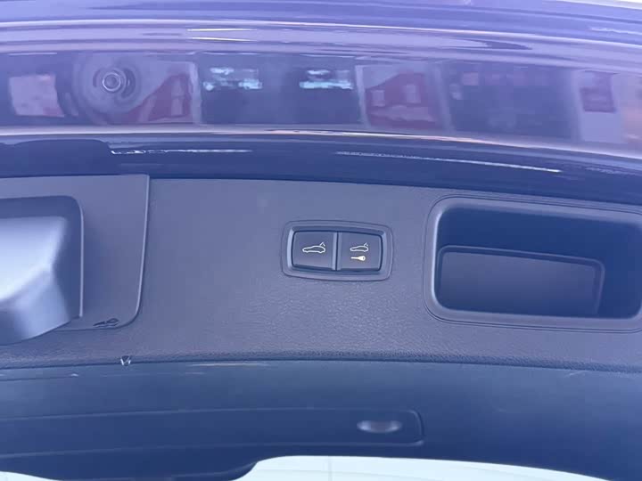 Porsche Macan 2017 Macan 2.0 T — фото 14