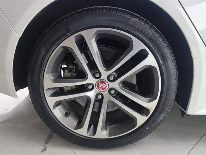 Jaguar XEL 2022 2.0 T 250 PS R-DYNAMIC S — фото 6