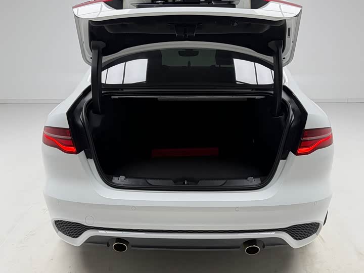 Jaguar XEL 2020 2.0 T 200 PS R-DYNAMIC S — фото 13
