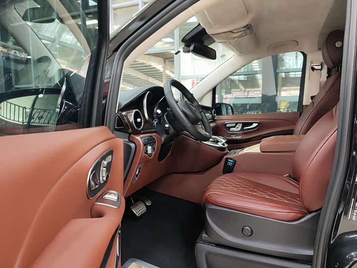 Mercedes-Benz V-Class 2018 V 260 L VI — фото 6