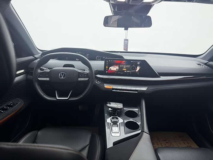 Changan UNI-V 2022 1.5 T — фото 10
