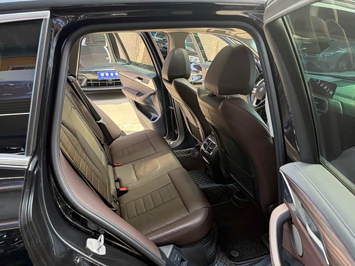 BMW X3 2021 x Drive 28i — фото 17