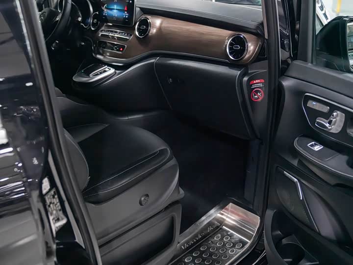 Mercedes-Benz V-Class 2021 V 260 L — фото 24