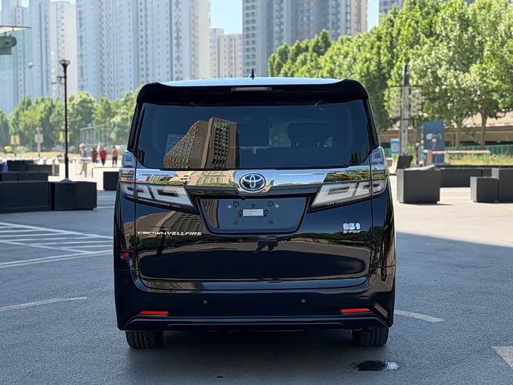 Toyota Vellfire — фото 17