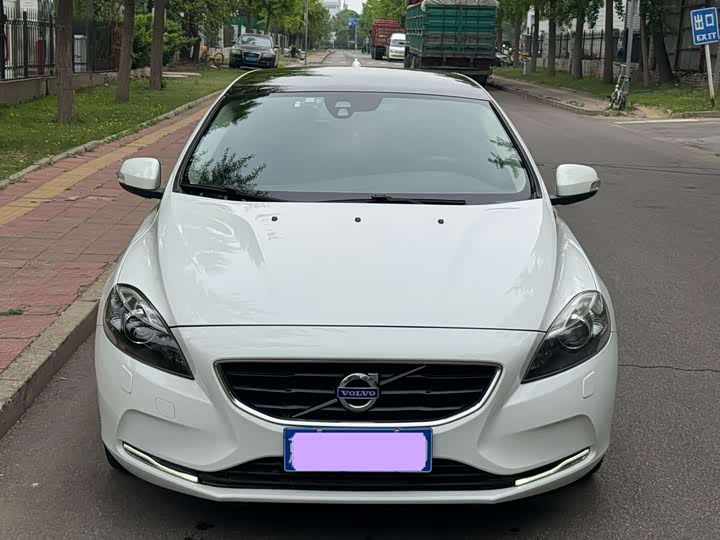 Volvo V40 2015 1.6 T — фото 2