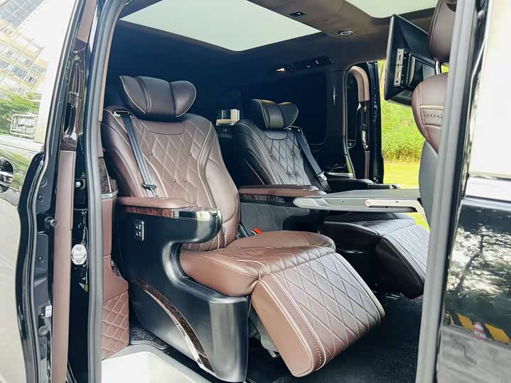 Mercedes-Benz V-Class 2018 V 260 L VI — фото 26
