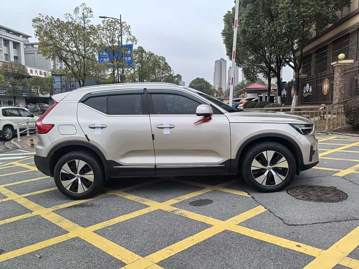 Volvo XC40 2024 B 3 — фото 6