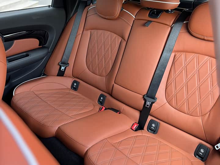 MINI Clubman — фото 10