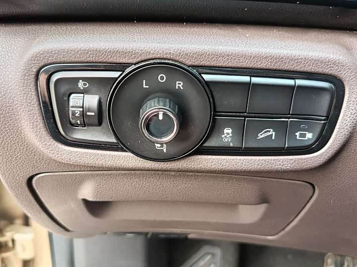 Trumpchi GS4 2017 235 T AT 2 WD — фото 14