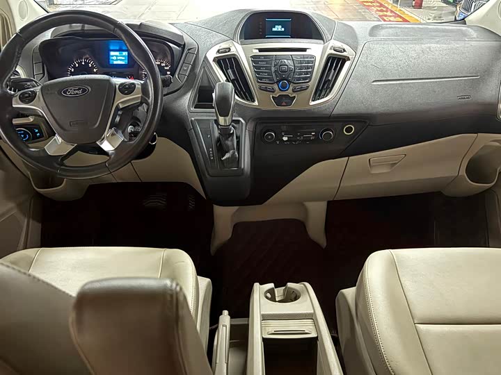 Ford Tourneo — фото 8