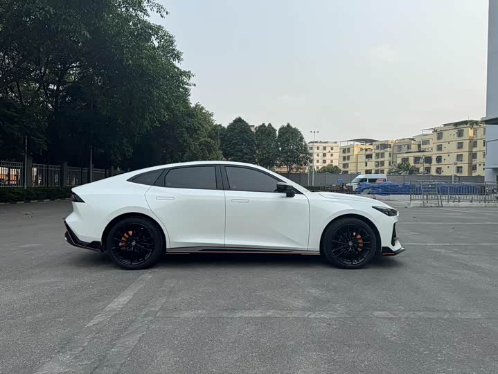 Changan UNI-V 2022 1.5 T — фото 41