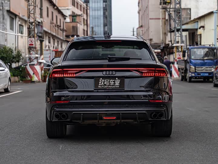 Audi Q8 2021 55 TFSI — фото 4
