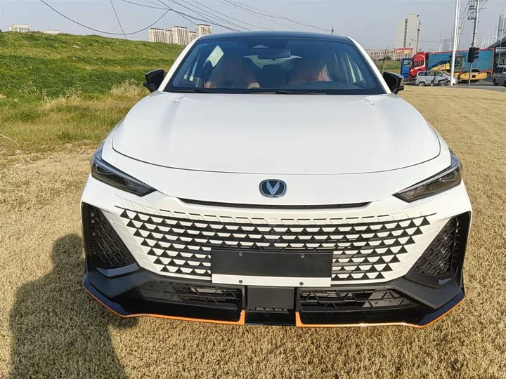 Changan UNI-V 2024 2.0 T — фото 25