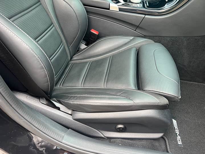 Mercedes-Benz C-Class 2017 AMG C 63 — фото 12