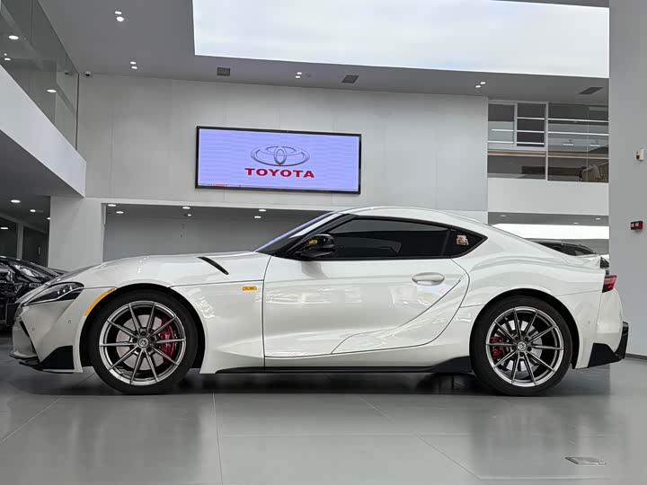 Toyota SUPRA 2022 GR SUPRA 3.0 T Standard — фото 3