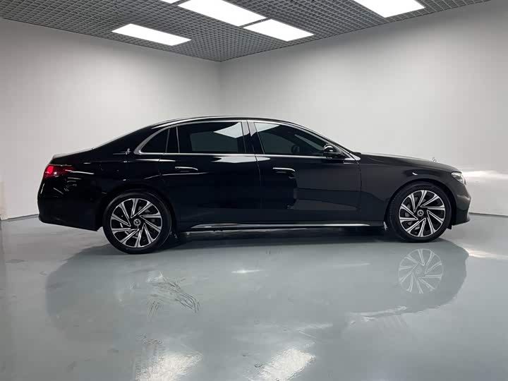 Mercedes-Benz E-Class 2024 E 300 L Luxury — фото 5