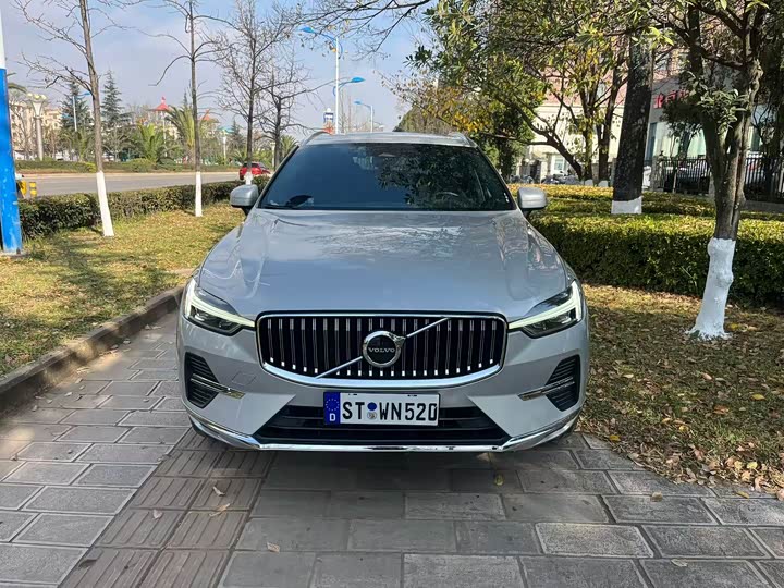 Volvo XC60 2023 B 5 4 WD — фото 2