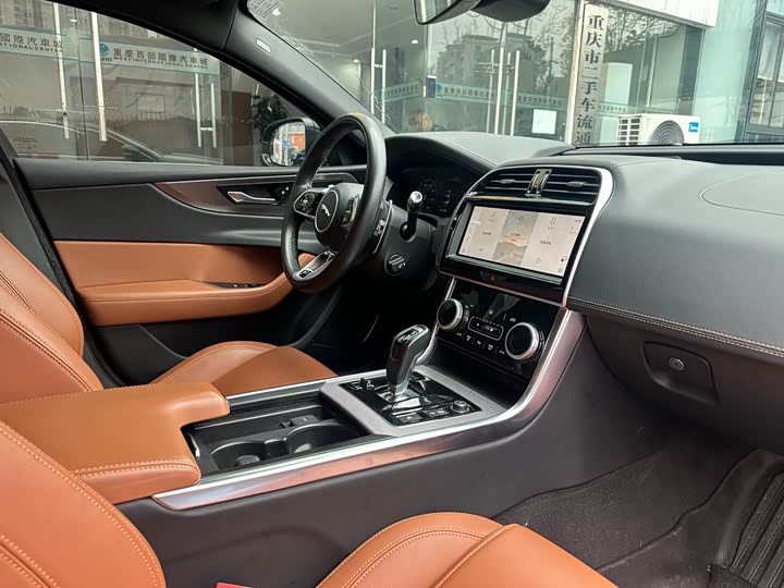 Jaguar XEL 2021 2.0 T 250 PS R-DYNAMIC S — фото 15
