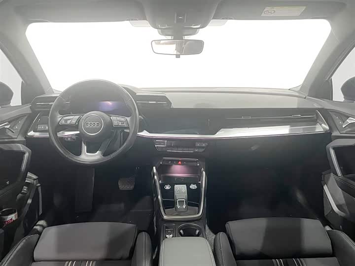Audi A3 2024 Sportback 35 TFSI Sport — фото 9
