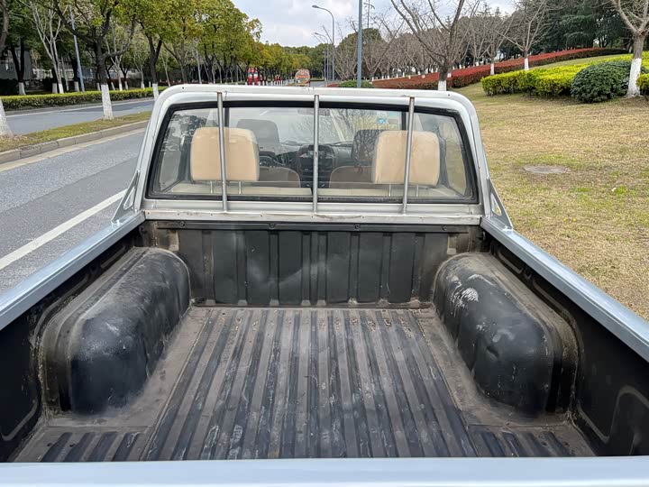 Nissan ZN 2013 2.4 L 2 WDLuxury 5 — фото 7