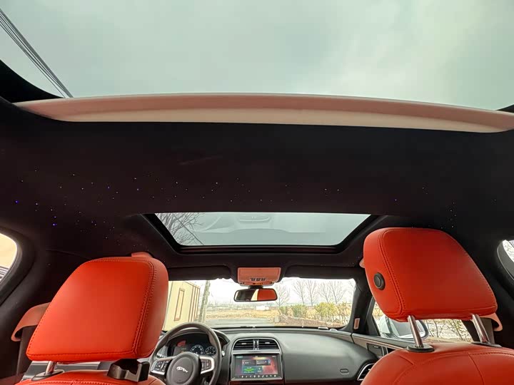 Jaguar XEL 2018 2.0 T 200 PS — фото 11