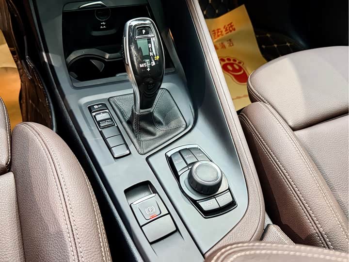 BMW X1 2020 s Drive 20 Li — фото 16