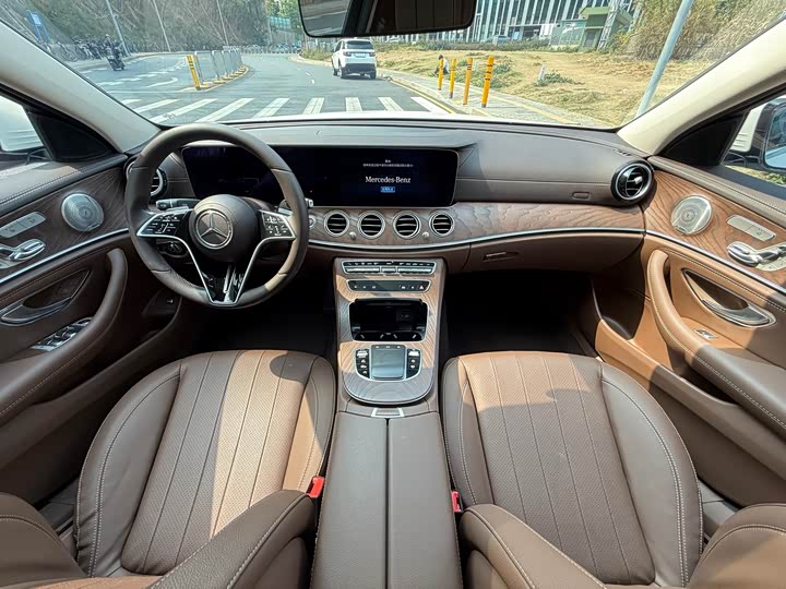 Mercedes-Benz E-Class 2021 E 300 L Luxury — фото 13