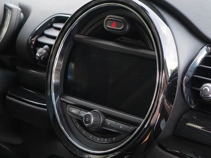 MINI Clubman — фото 8