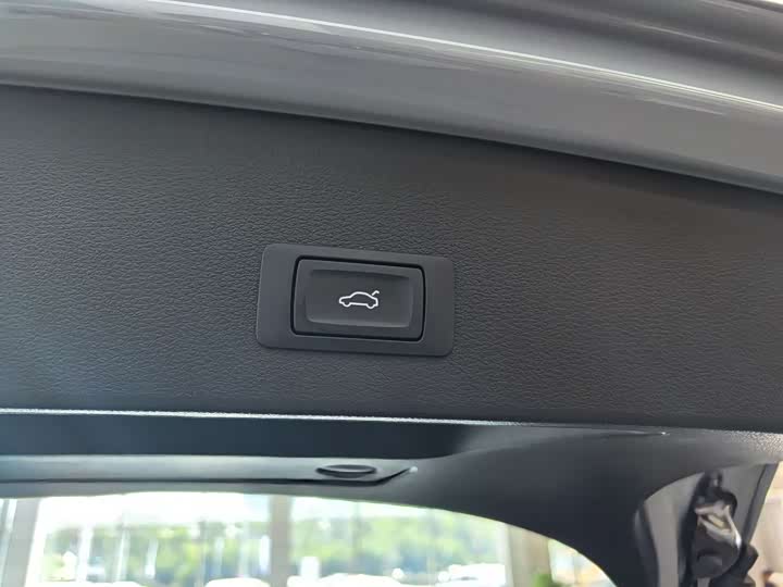 Audi Q2L 2025 35 TFSI — фото 14
