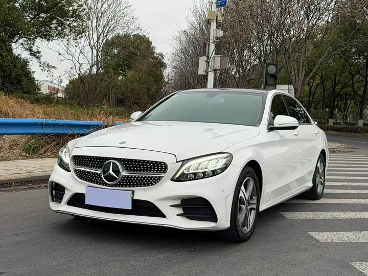Mercedes-Benz C-Class 2019 C 260 L — фото 1