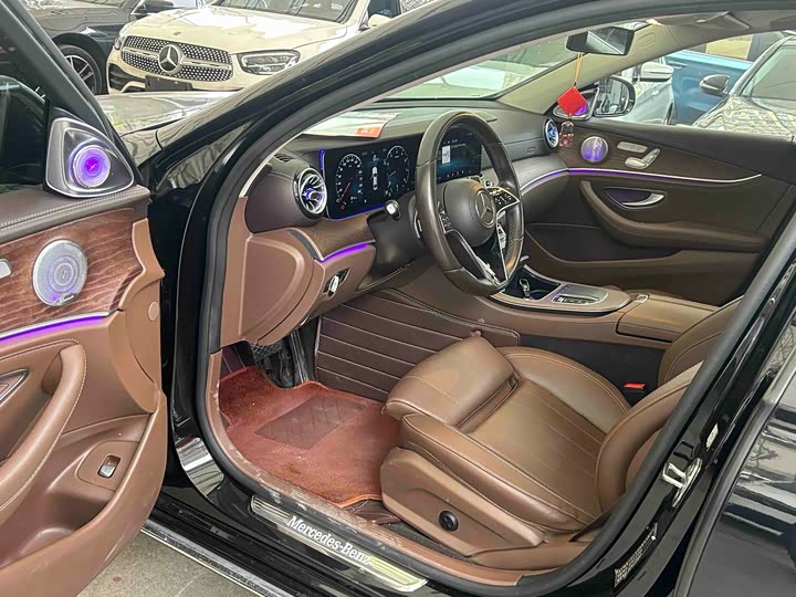 Mercedes-Benz E-Class 2022 E 300 L — фото 4