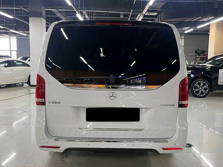 Mercedes-Benz V-Class 2018 V 260 AMG V — фото 8