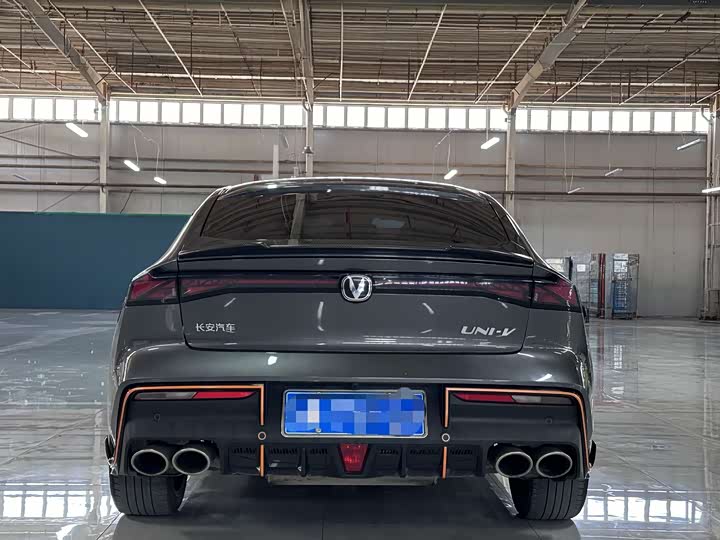Changan UNI-V 2022 1.5 T — фото 5
