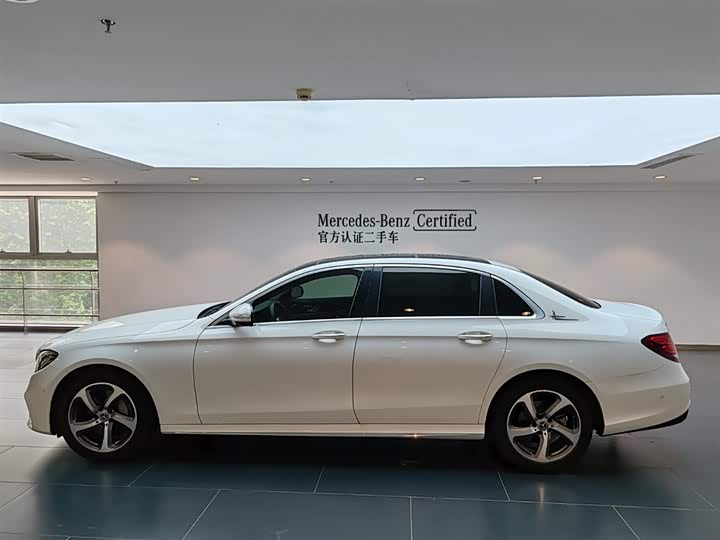 Mercedes-Benz E-Class 2019 E 300 L — фото 7