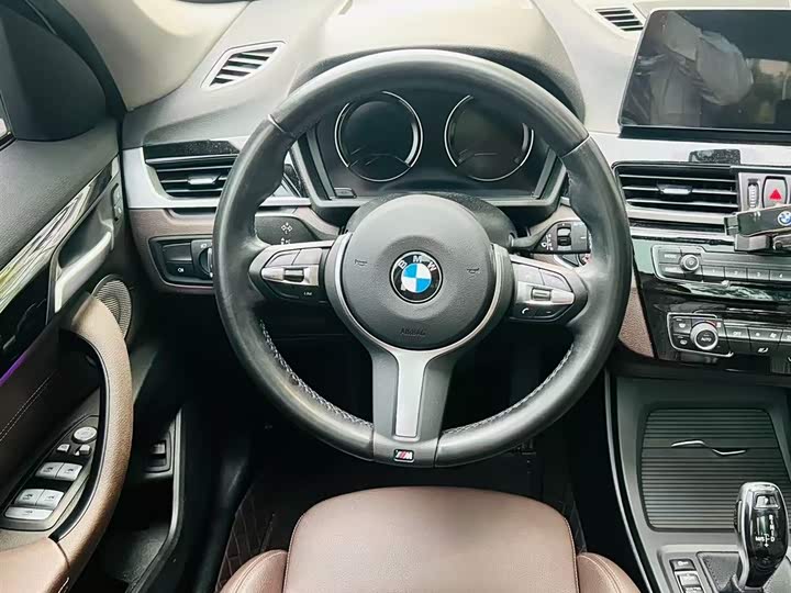 BMW X1 2022 s Drive 25 Li Leading — фото 9