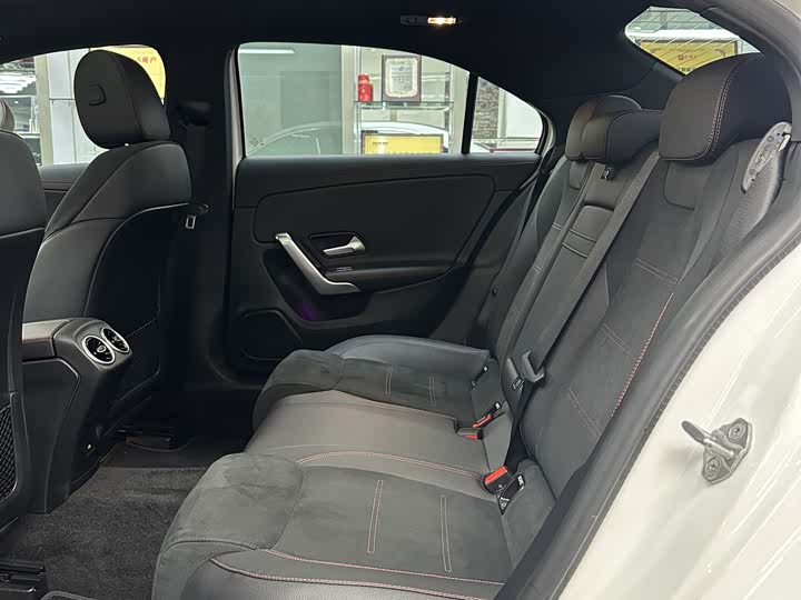 Mercedes-Benz A-Class 2024 A 200 L — фото 9